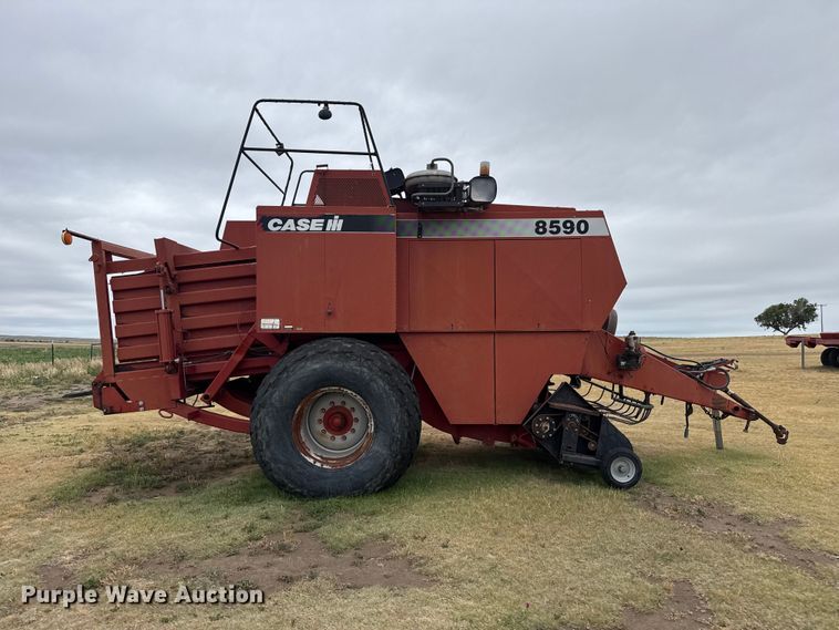 image for item FB6527 1999 Case IH 8590 large square baler