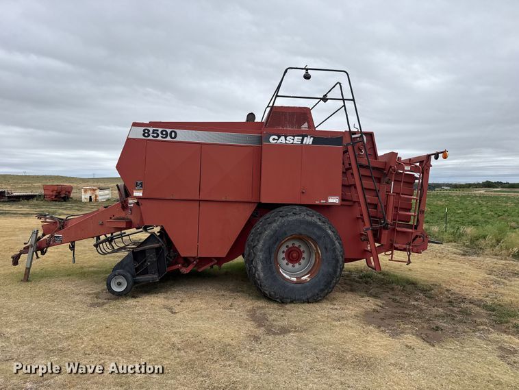 image for item FB6527 1999 Case IH 8590 large square baler
