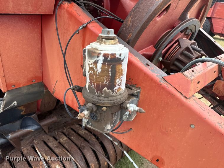 image for item FB6527 1999 Case IH 8590 large square baler