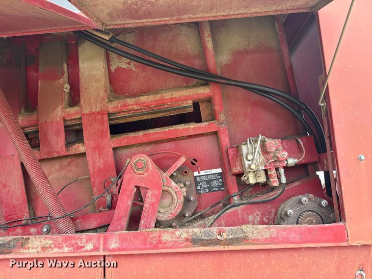 image for item FB6527 1999 Case IH 8590 large square baler