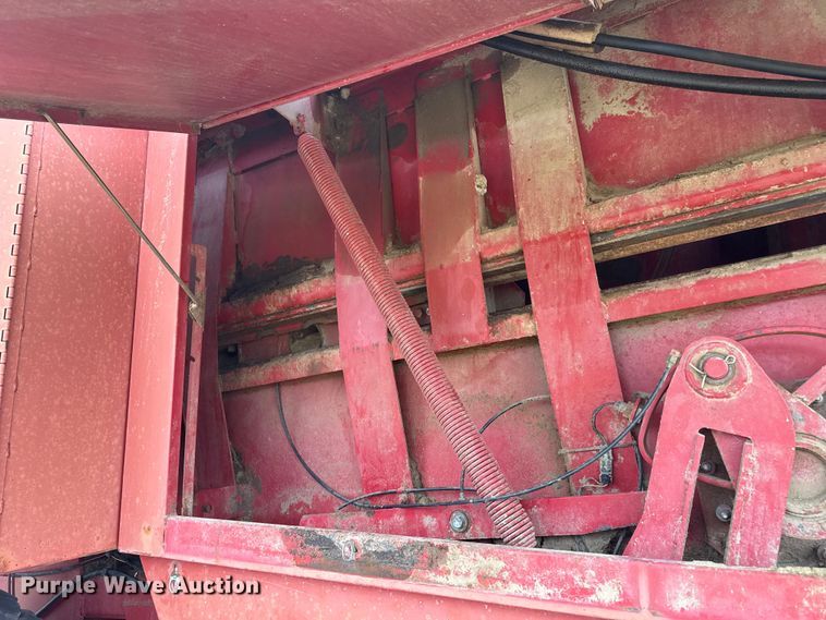 image for item FB6527 1999 Case IH 8590 large square baler