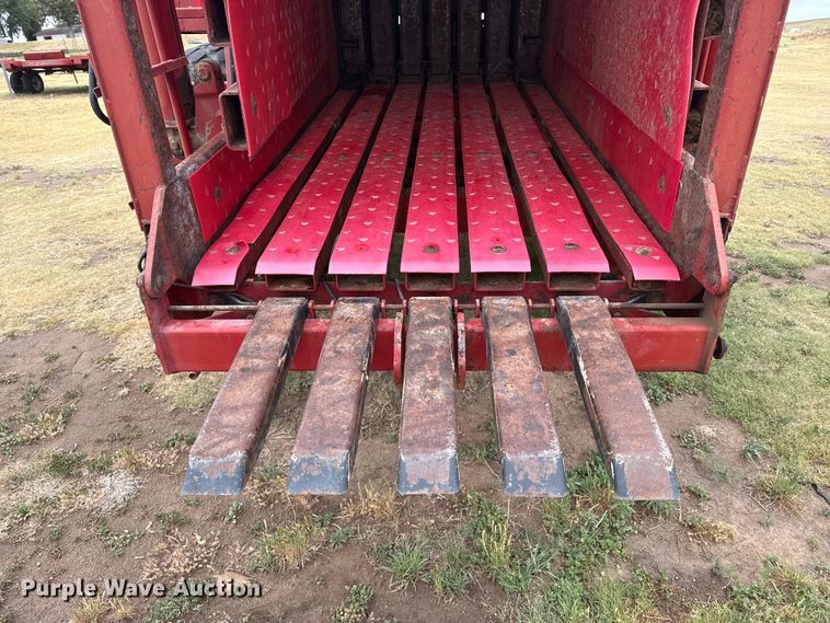 image for item FB6527 1999 Case IH 8590 large square baler