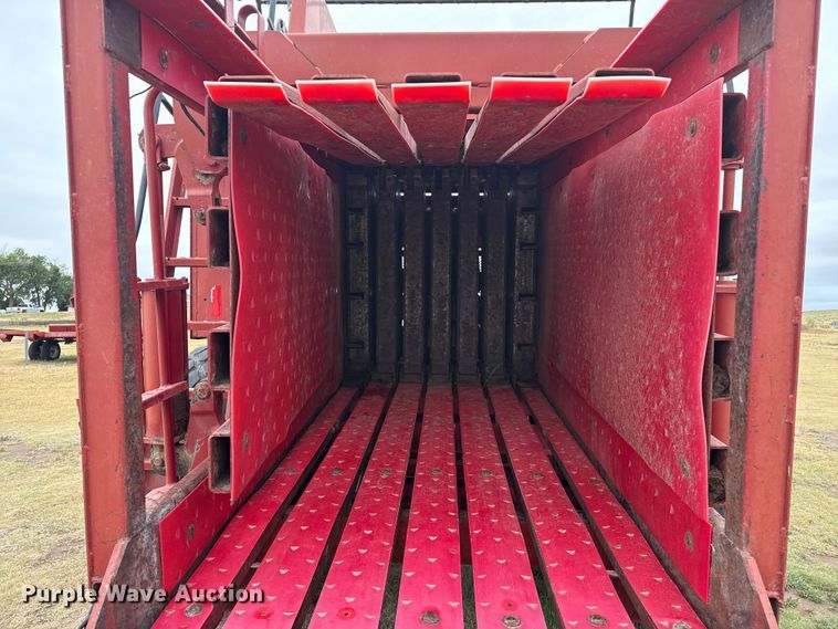 image for item FB6527 1999 Case IH 8590 large square baler