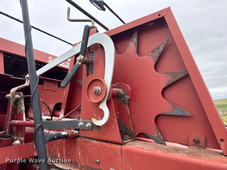 image for item FB6527 1999 Case IH 8590 large square baler
