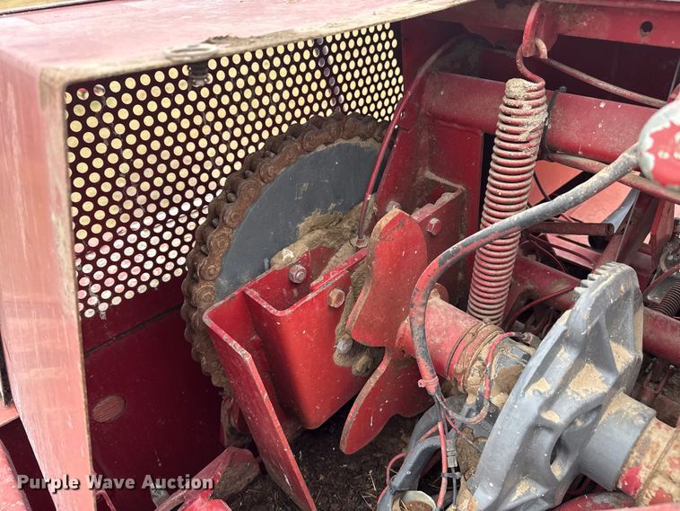 image for item FB6527 1999 Case IH 8590 large square baler