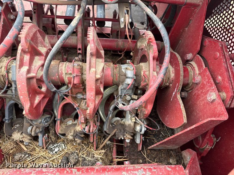 image for item FB6527 1999 Case IH 8590 large square baler
