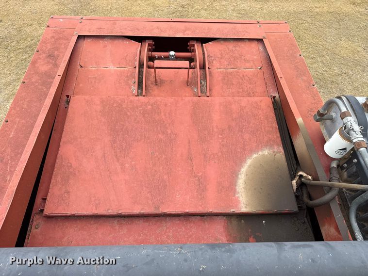 image for item FB6527 1999 Case IH 8590 large square baler