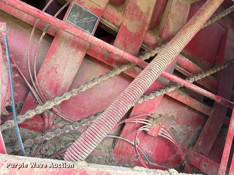 image for item FB6527 1999 Case IH 8590 large square baler