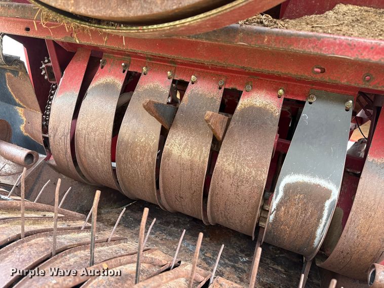 image for item FB6527 1999 Case IH 8590 large square baler