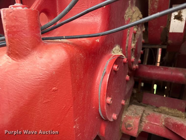 image for item FB6527 1999 Case IH 8590 large square baler