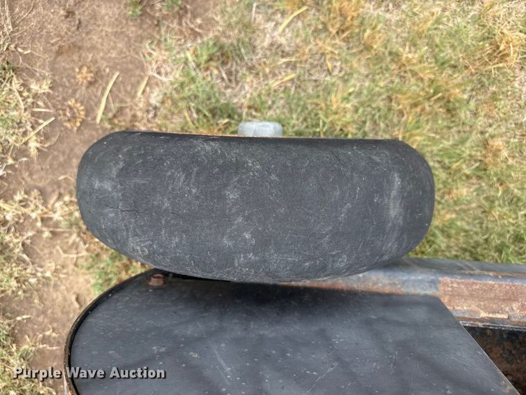 image for item FB6527 1999 Case IH 8590 large square baler