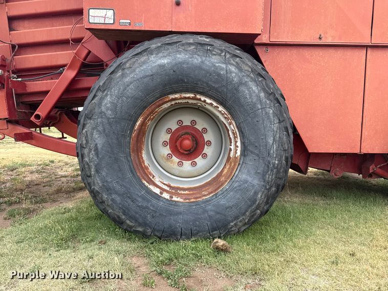 image for item FB6527 1999 Case IH 8590 large square baler