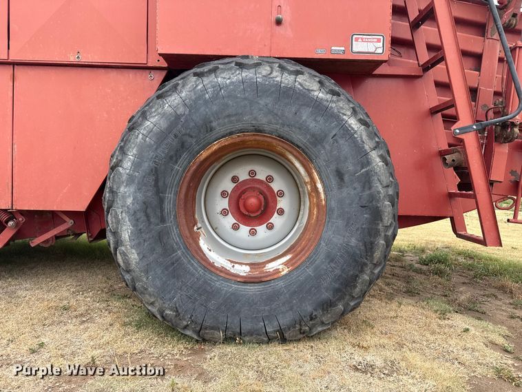 image for item FB6527 1999 Case IH 8590 large square baler