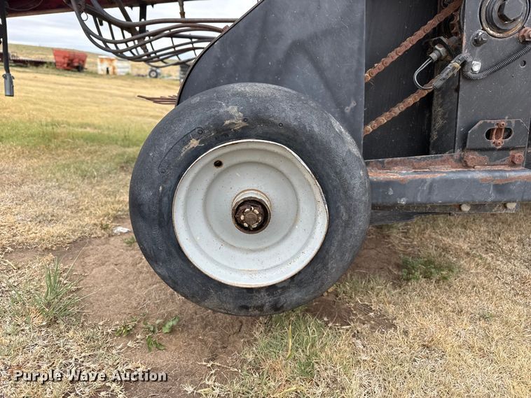 image for item FB6527 1999 Case IH 8590 large square baler