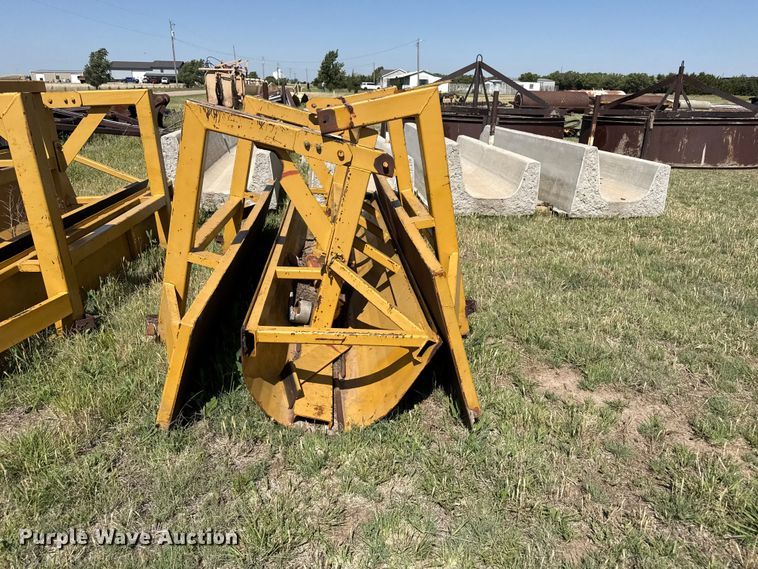 image for item FB6682 (3) concrete feed bunk forms