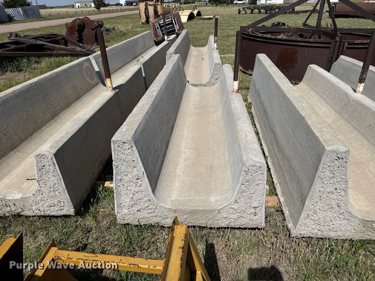 image for item FB6683 (4) concrete feed bunks