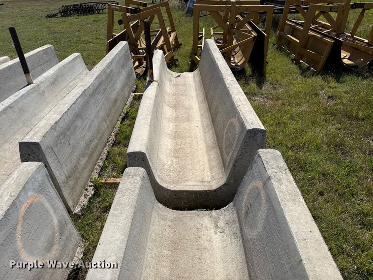 image for item FB6683 (4) concrete feed bunks