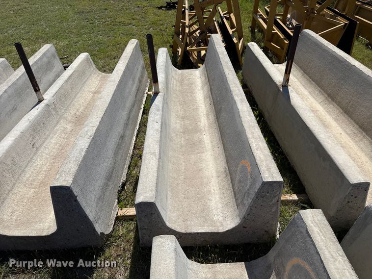 image for item FB6683 (4) concrete feed bunks