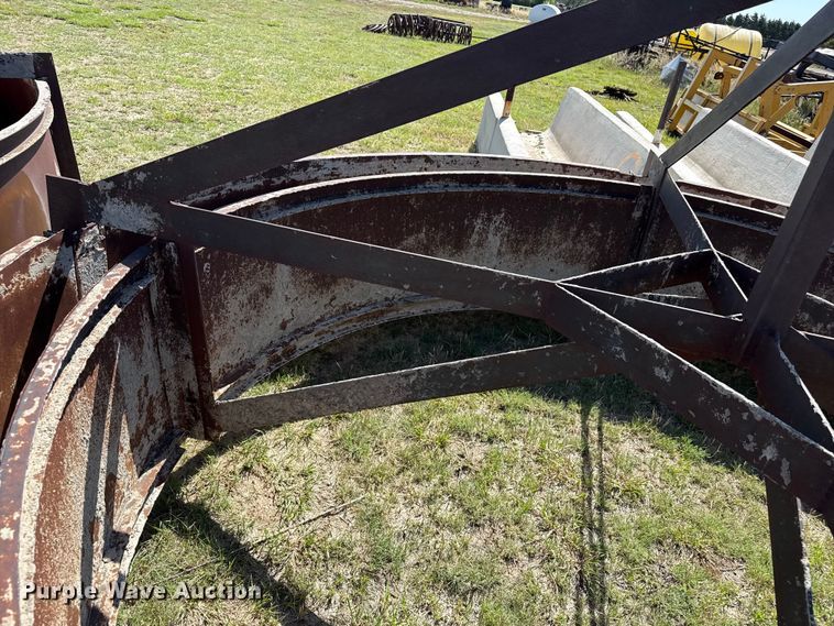 image for item FB6685 Concrete water tank form