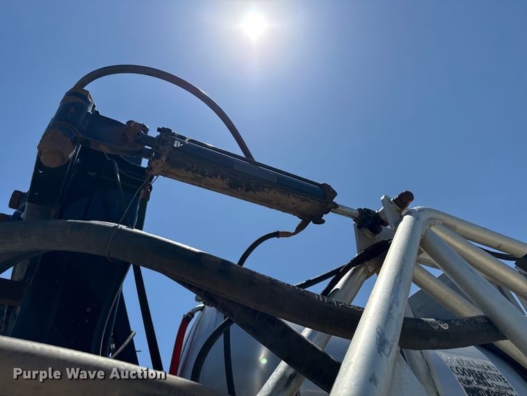 image for item FB6705 Miller Silverwheels 3304 sprayer