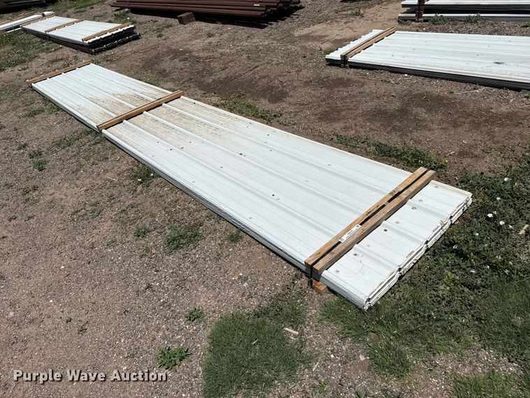 (43) sheets of metal siding/roofing