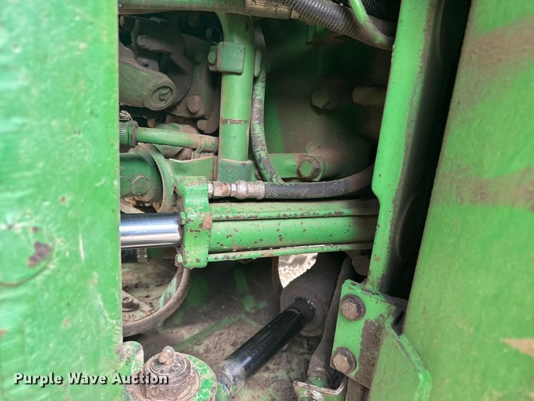 image for item FB7412 1983 John Deere 8450 4WD tractor