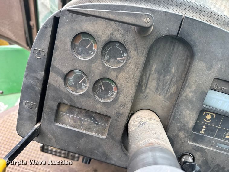 image for item FB7412 1983 John Deere 8450 4WD tractor