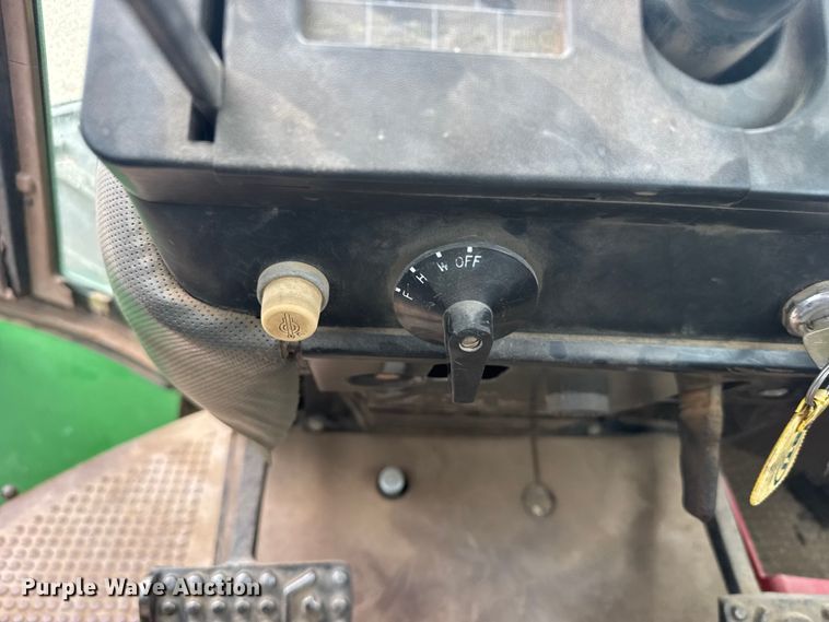 image for item FB7412 1983 John Deere 8450 4WD tractor