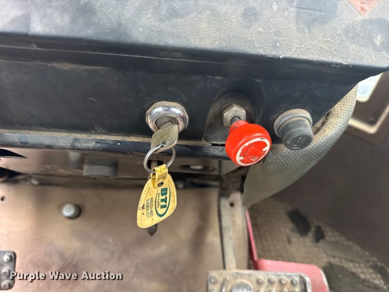 image for item FB7412 1983 John Deere 8450 4WD tractor