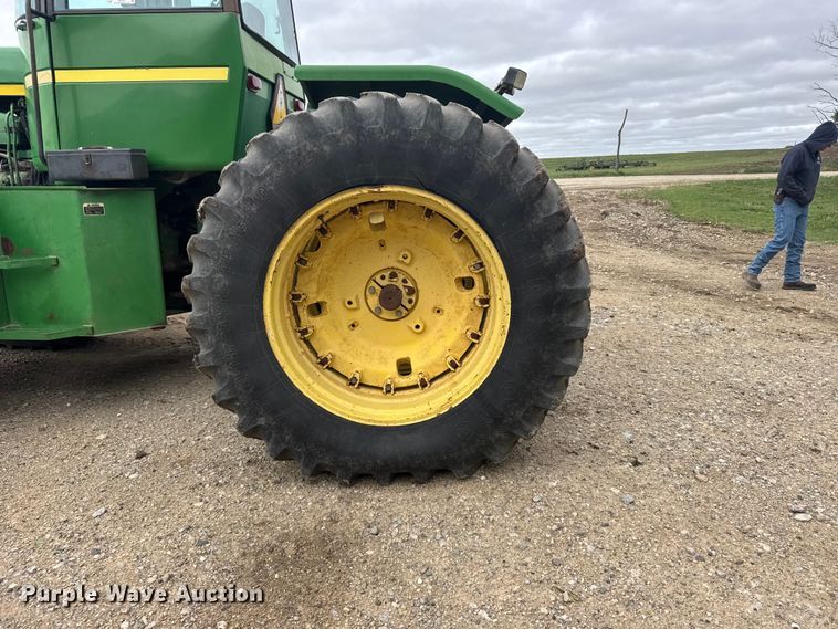 image for item FB7412 1983 John Deere 8450 4WD tractor