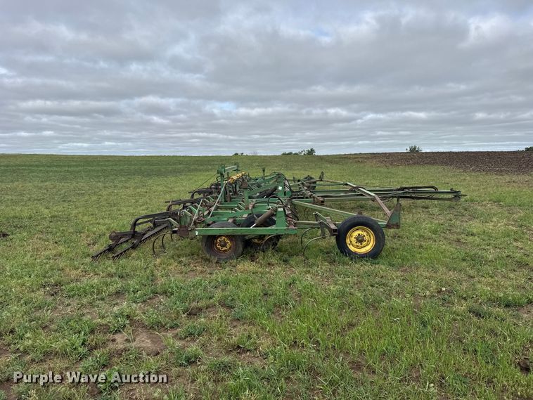 image for item FB7413 John Deere field cultivator