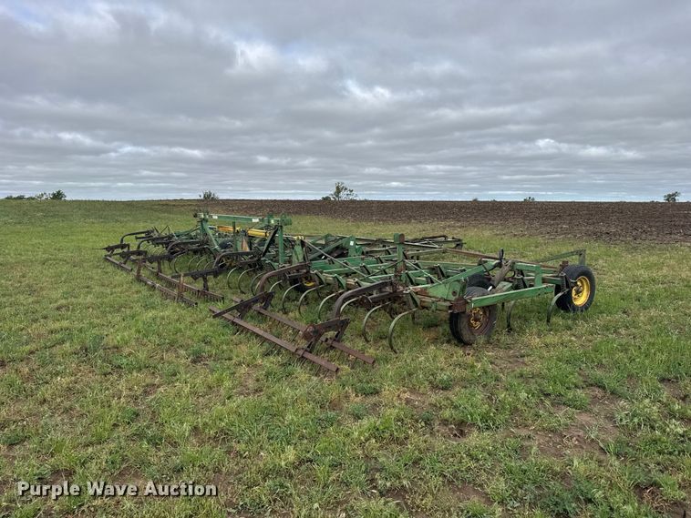 image for item FB7413 John Deere field cultivator