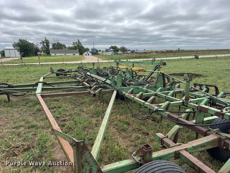 image for item FB7413 John Deere field cultivator