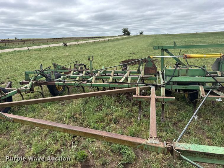 image for item FB7413 John Deere field cultivator