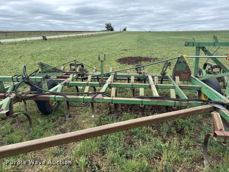 image for item FB7413 John Deere field cultivator