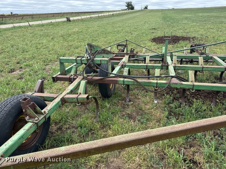 image for item FB7413 John Deere field cultivator