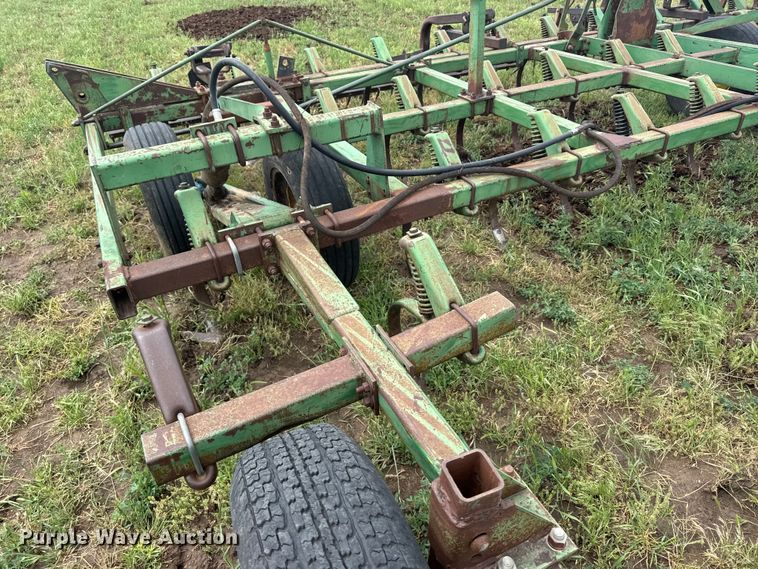 image for item FB7413 John Deere field cultivator