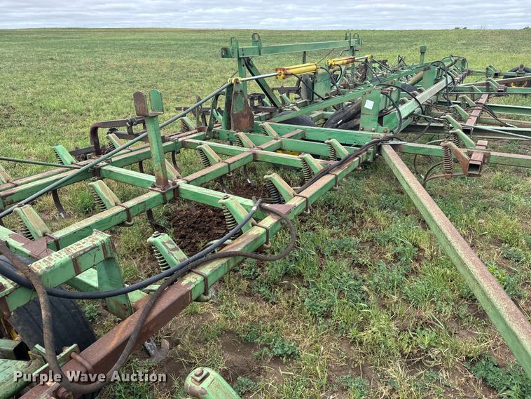 image for item FB7413 John Deere field cultivator