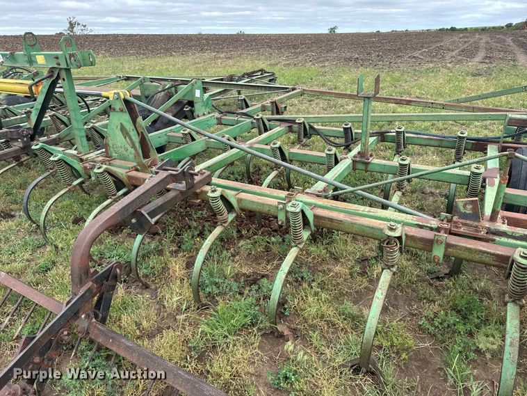 image for item FB7413 John Deere field cultivator
