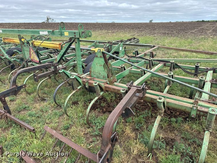 image for item FB7413 John Deere field cultivator