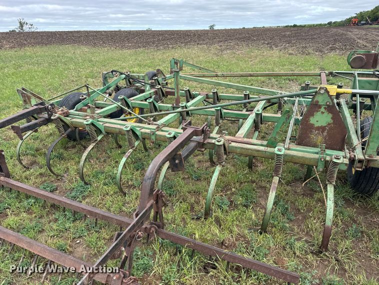 image for item FB7413 John Deere field cultivator