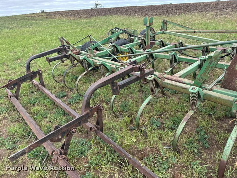 image for item FB7413 John Deere field cultivator
