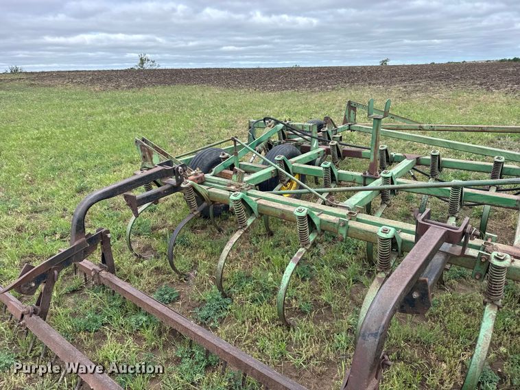image for item FB7413 John Deere field cultivator