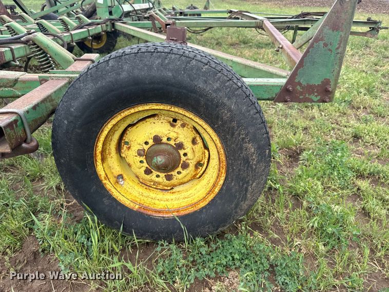 image for item FB7413 John Deere field cultivator