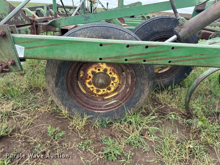 image for item FB7413 John Deere field cultivator