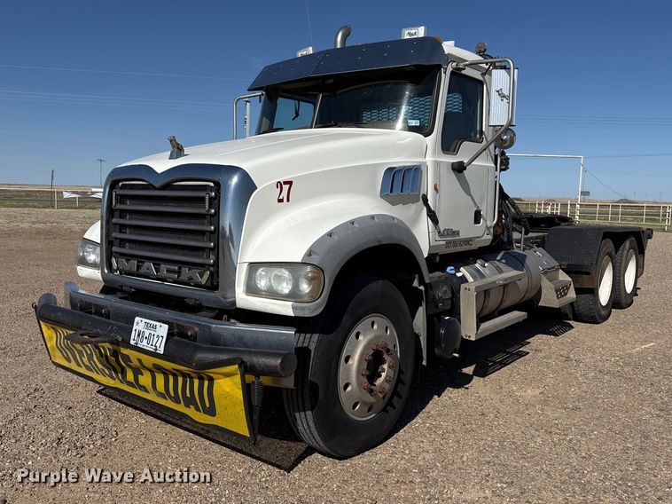 image for item FC2295 2013 Mack Granite GU713 winch truck