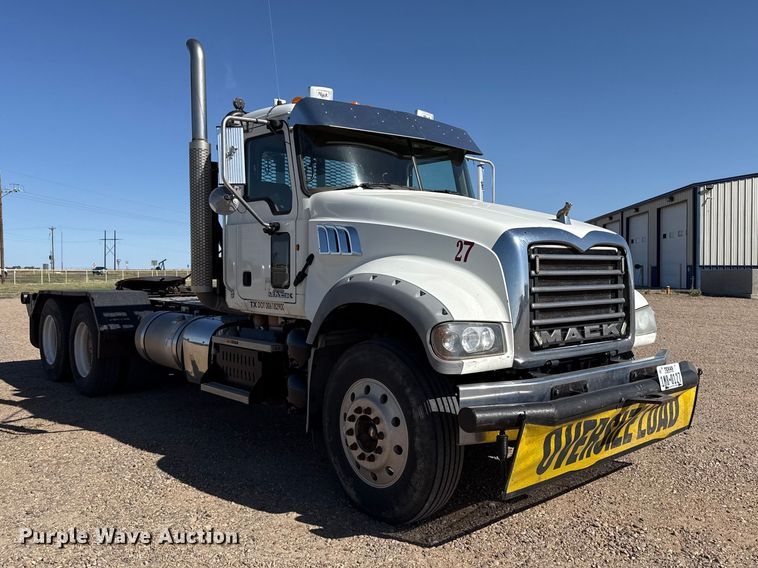 image for item FC2295 2013 Mack Granite GU713 winch truck