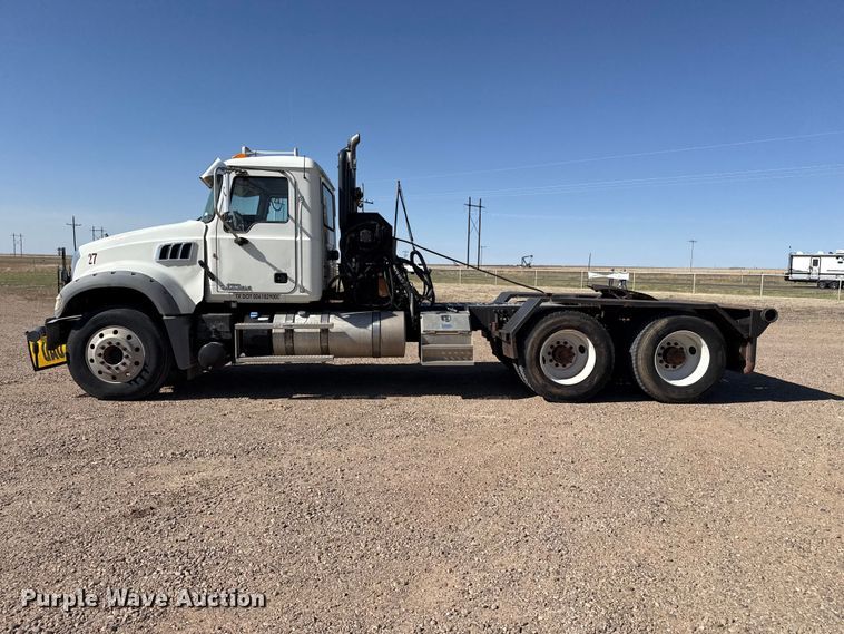 image for item FC2295 2013 Mack Granite GU713 winch truck