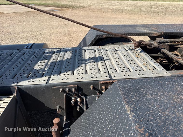 image for item FC2295 2013 Mack Granite GU713 winch truck