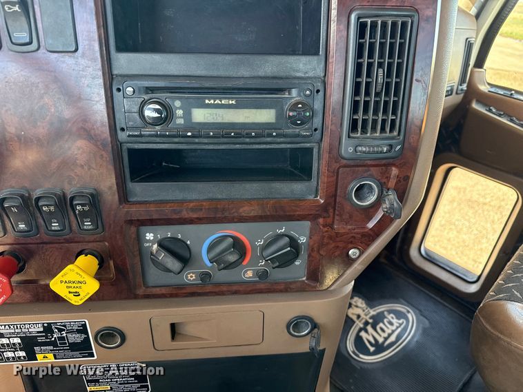 image for item FC2295 2013 Mack Granite GU713 winch truck